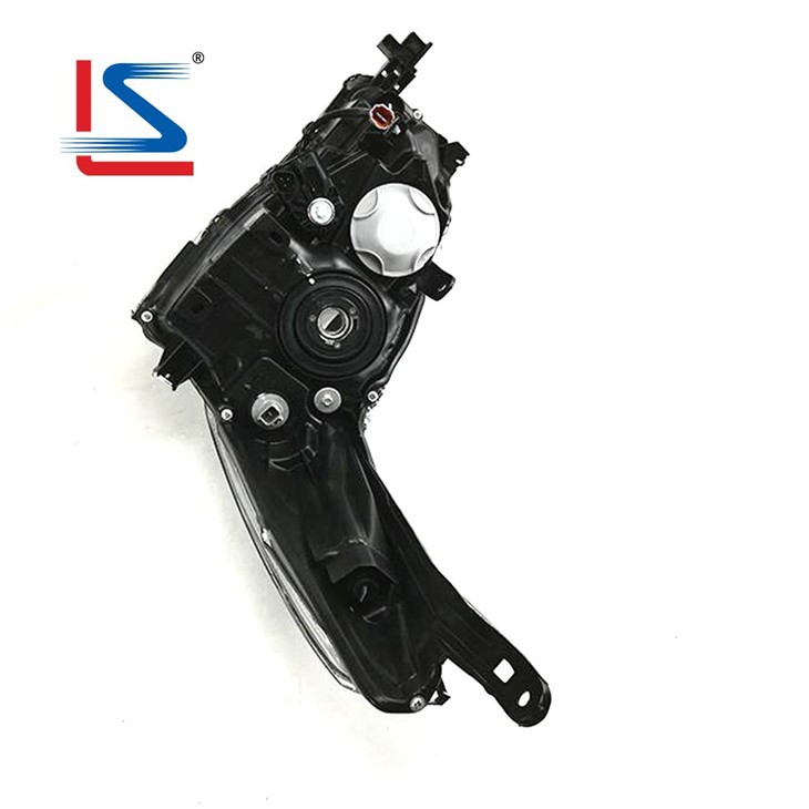 TOYOTA FORTUNER 2018 car headlight